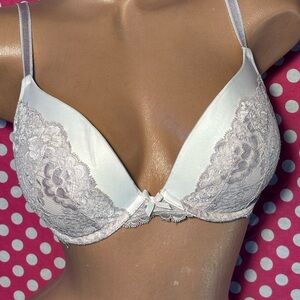 Victoria’s Secret bra